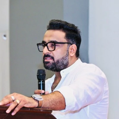 Ravi K R